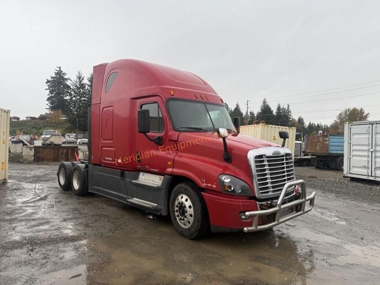 2015-freightliner-cascadia-113-image-15