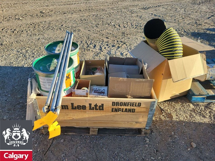 pallet-of-boxes-with-parts-with-2-drums-castrol-optipit-image-1