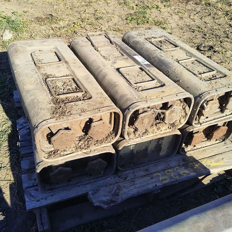 Pallet of 6 Metal Army Boxes