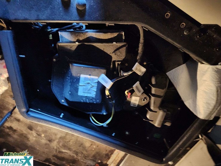 2020-peterbilt-579-image-41