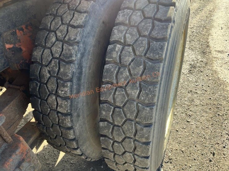 1979-ford-9000-image-44