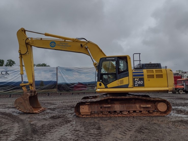 komatsu-pc240-lc-11-image-1