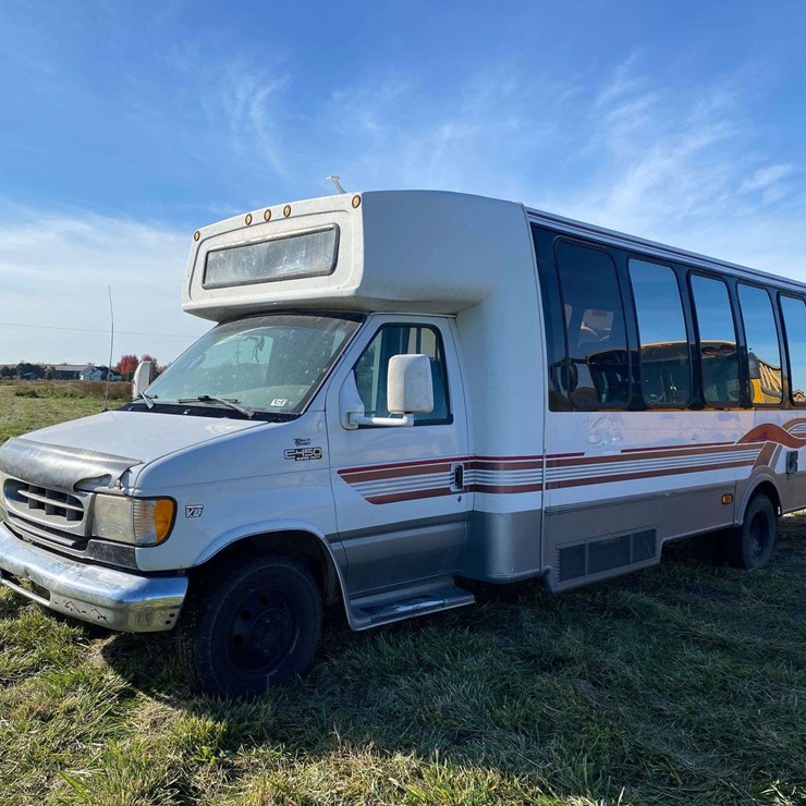 2001 FORD E450
