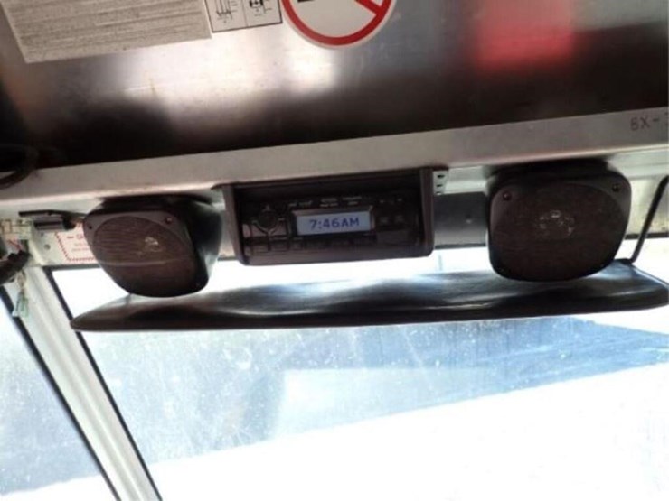 2015-freightliner-mt55-image-33