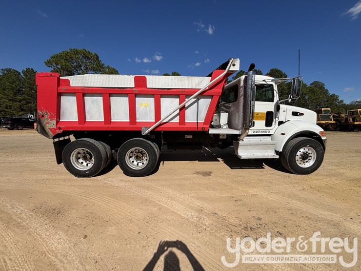 2020-peterbilt-348-image-7