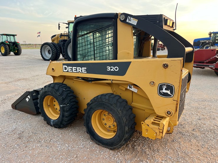 2006-john-deere-320-image-9