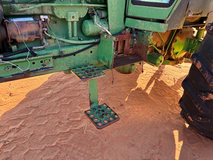 john-deere-4240-image-11