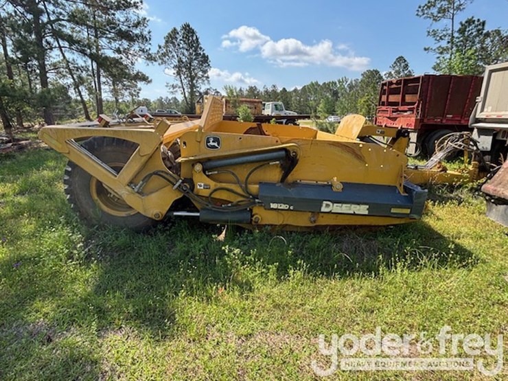 2013-deere-1812c-image-6