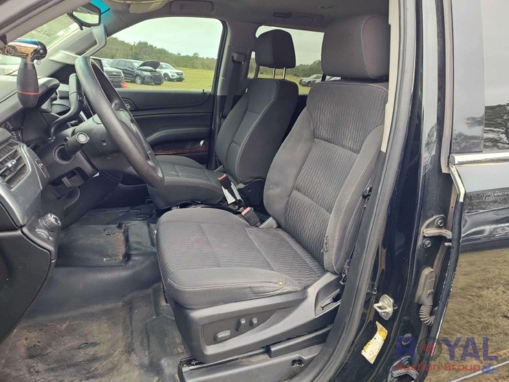 2016-chevrolet-tahoe-image-32