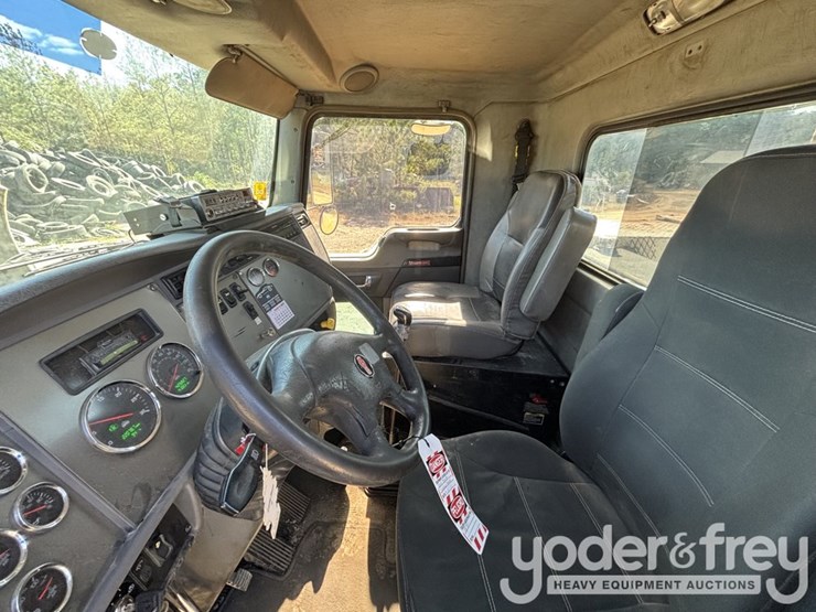 2015-kenworth-t370-image-13