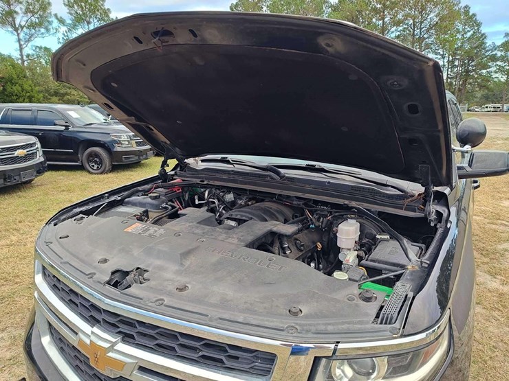 2018-chevrolet-tahoe-image-12