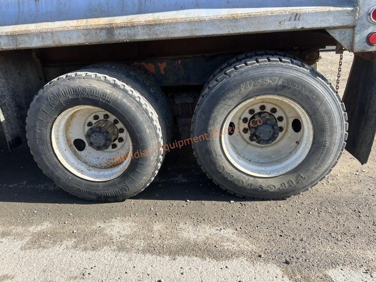 1979-ford-9000-image-43