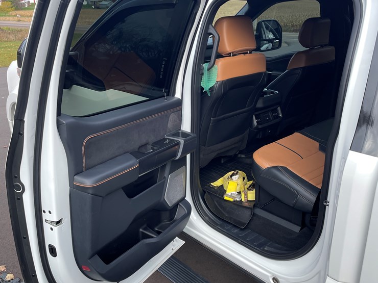 2023-ford-f450-platinum-image-44