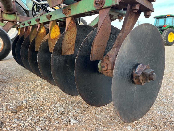 john-deere-bw-image-5