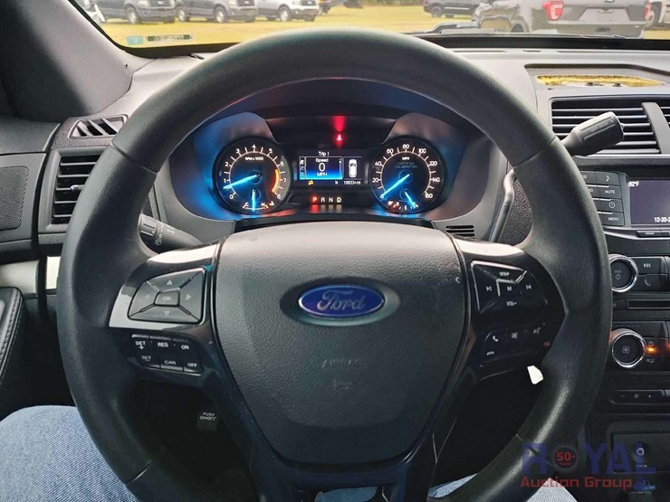 2016-ford-explorer-image-14