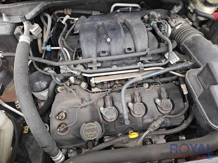 2016-ford-explorer-image-9