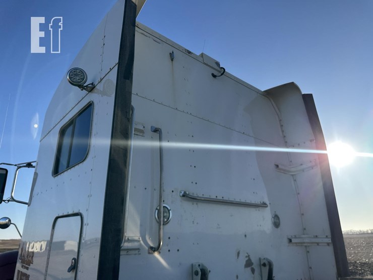 2014-peterbilt-386-image-14