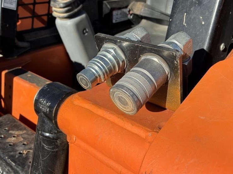 2021-gehl-rt105-image-8