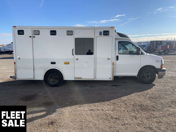 2017-chevrolet-express-s/a-ambulance-image-5