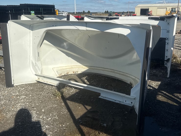 #28390-•-semi-truck-wind-deflector-image-4