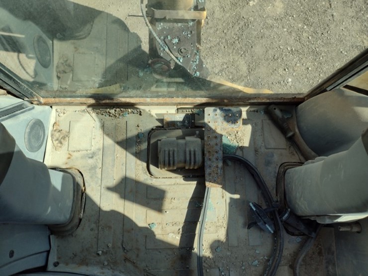 caterpillar-420d-image-13