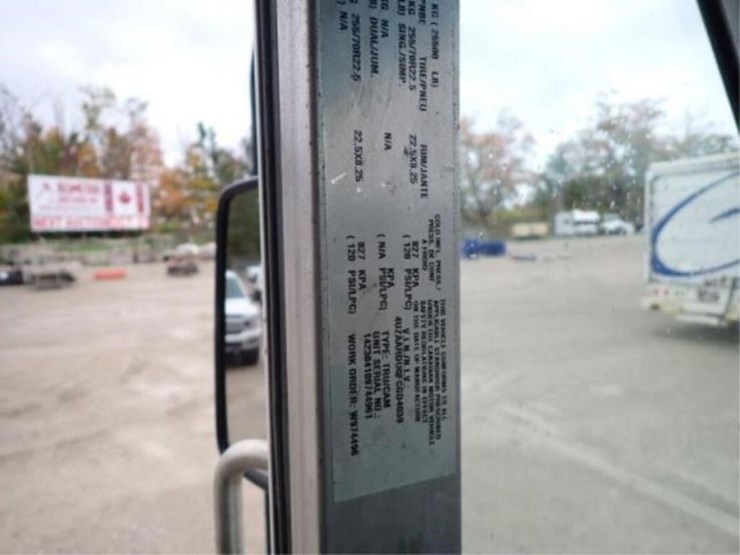 2015-freightliner-mt55-image-13