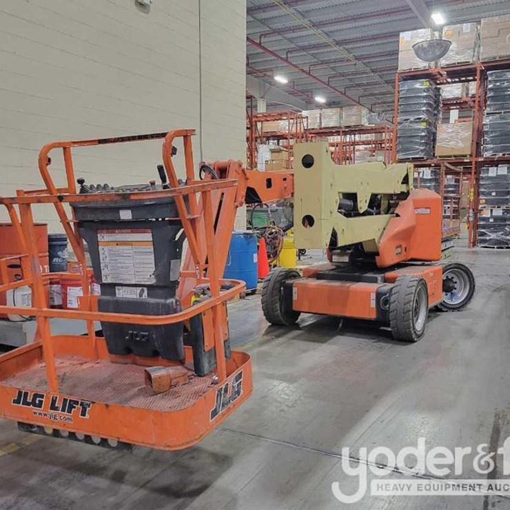 2008 JLG E450AJ