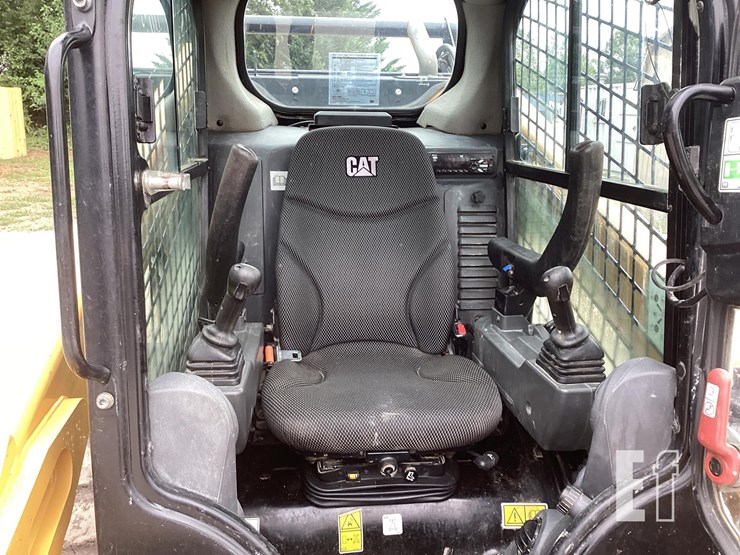 2021-caterpillar-299d3-image-15