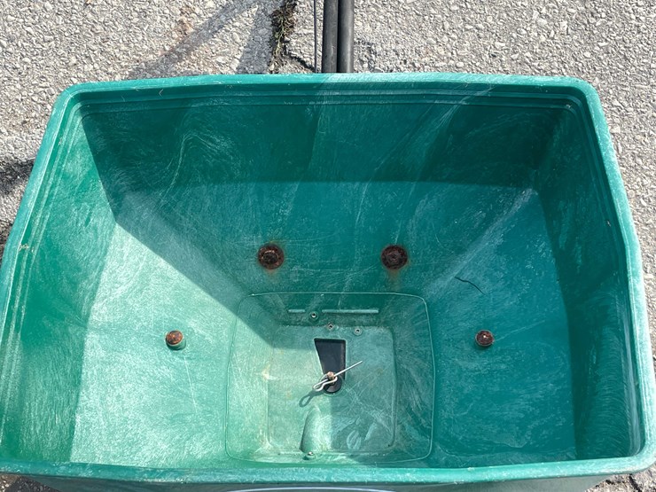 #14024-•-pull-type-lawn-spreader-(o3)-image-12