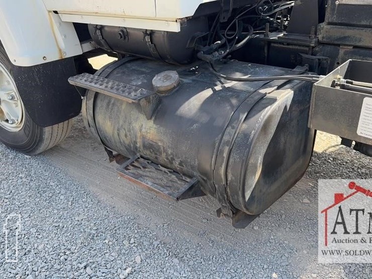 1985-ford-lnt9000-image-12