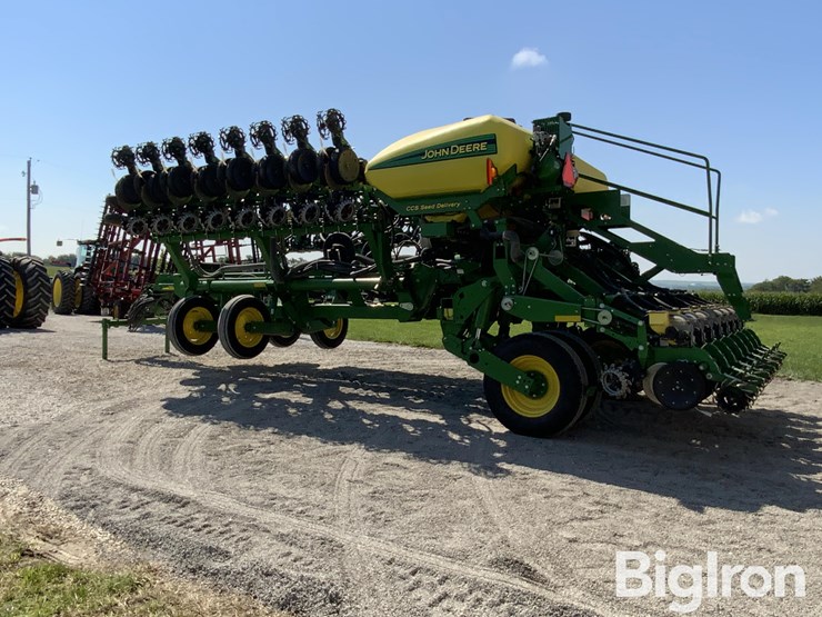 2014-john-deere-1790-image-7