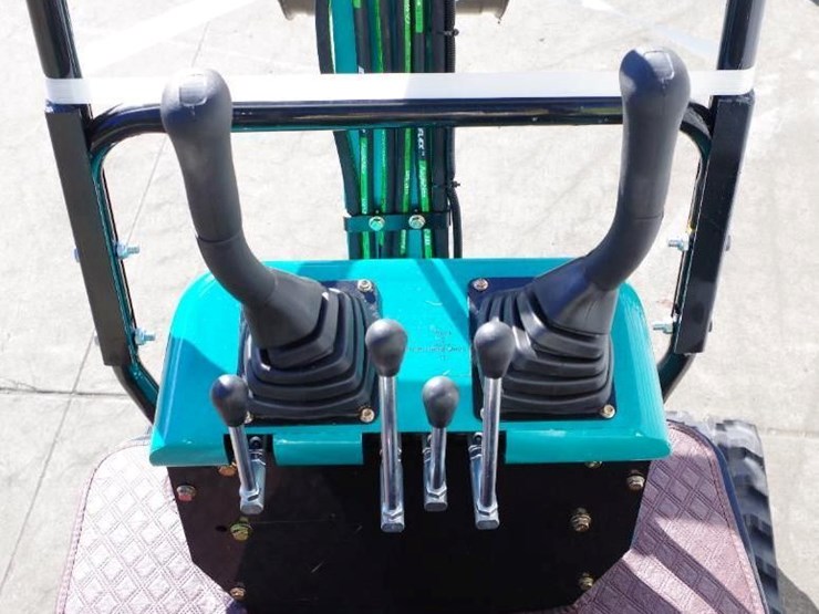 2025-cfg-industrial-qh12r-mini-excavator,-gasoline-engine,-unused-image-3