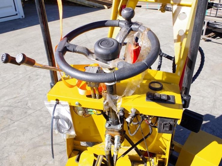 2025-agt-industrial-wheel-loader,-rato-gasoline-engine,-23hp,-39"-bucket,-articulating-steer...-image-4