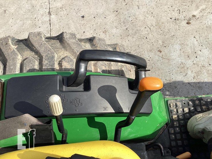 2006-john-deere-2520-image-16