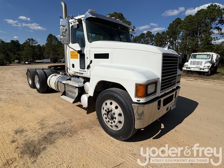 2017-mack-chu613-image-7