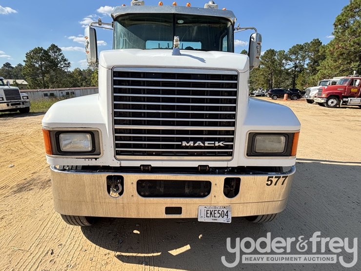 2017-mack-chu613-image-8