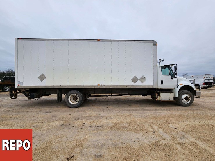 2016-international-durastar-4300-image-3