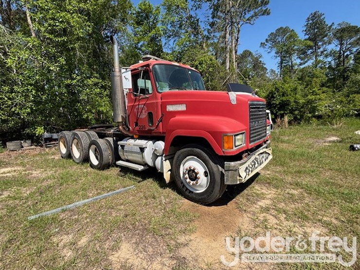 1999-mack-ch613-image-6