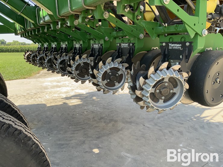 2014-john-deere-1790-image-18