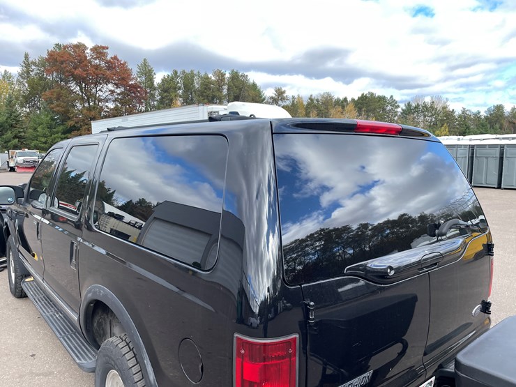 2003-ford-excursion-image-41