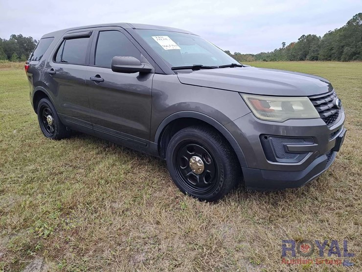 2016-ford-explorer-image-4