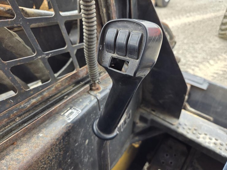 new-holland-lt185b-image-36