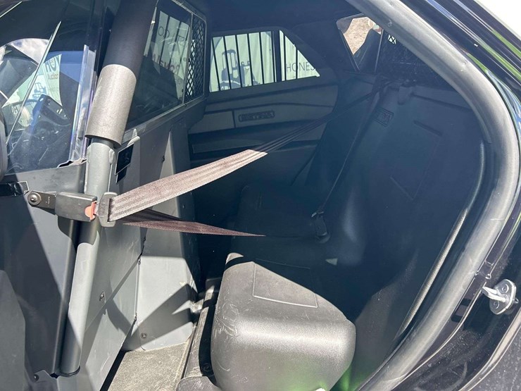 2020-ford-explorer-image-23