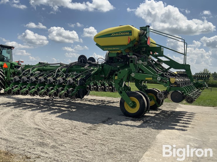 2014-john-deere-1790-image-7