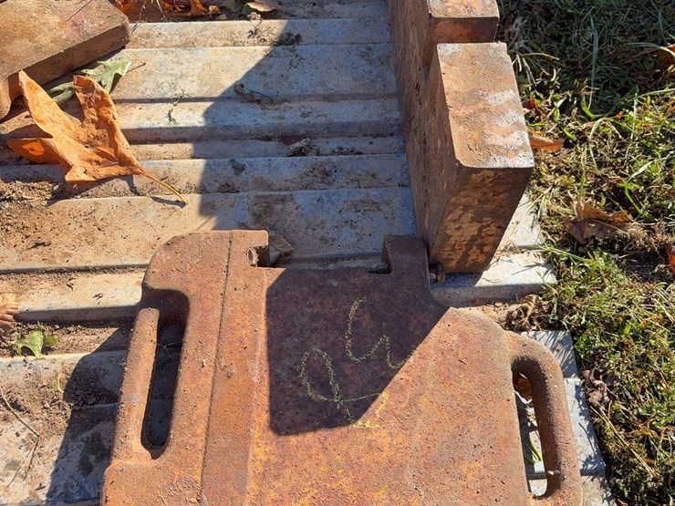 tractor-weight-bracket-and-weight-image-1