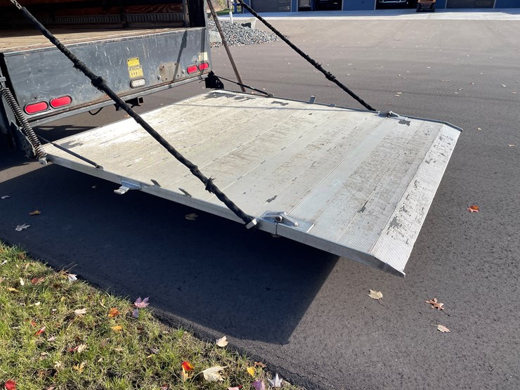 2007-chevrolet-g3500-image-32