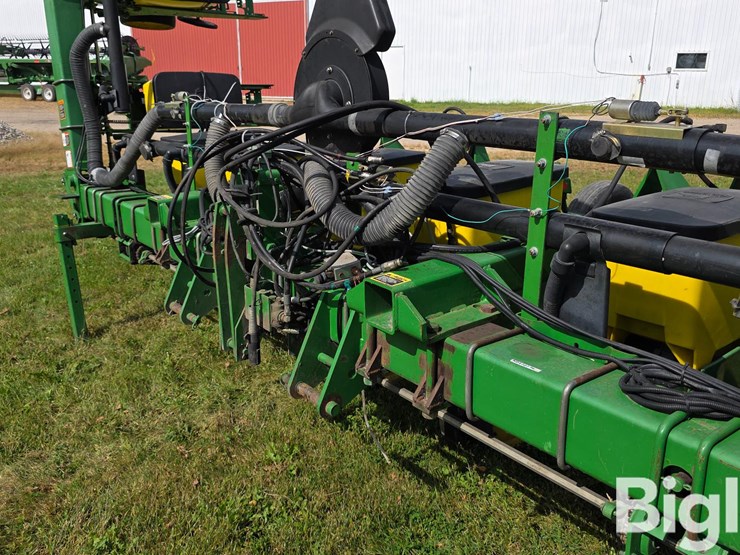 john-deere-7300-image-9