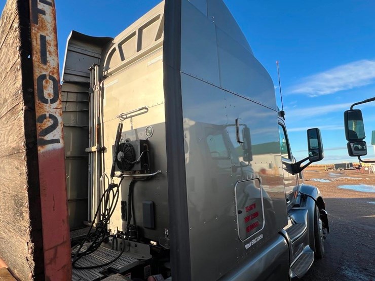 2014-peterbilt-579-image-6