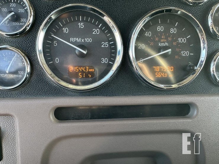 2014-peterbilt-386-image-25