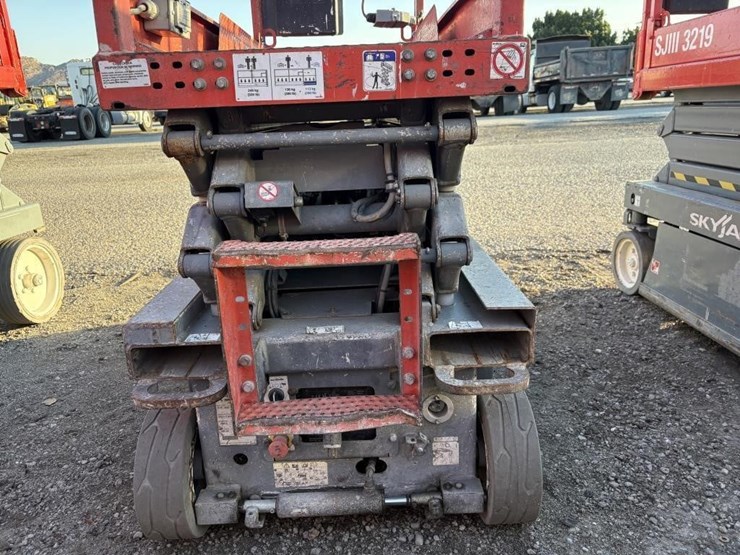 2013-skyjack-sjiii3219-image-5